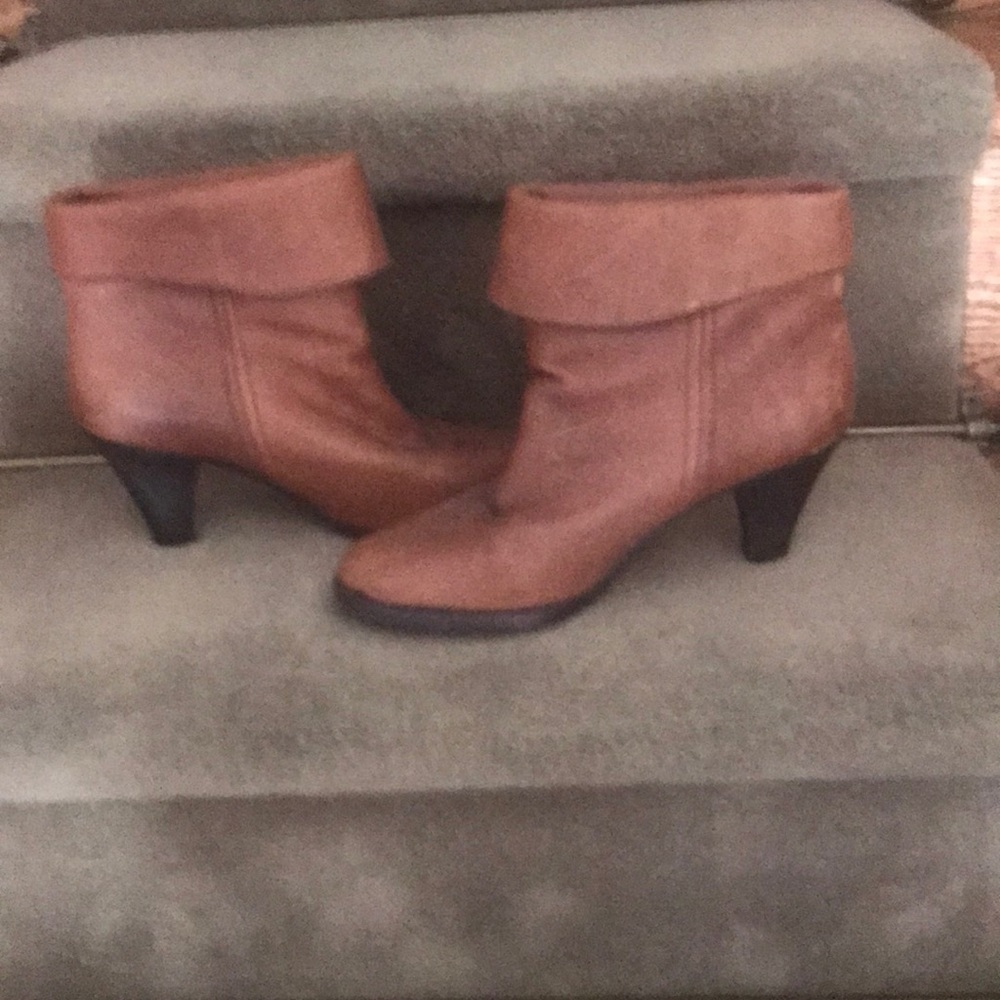 Frye vintage ankle boots barely worn
